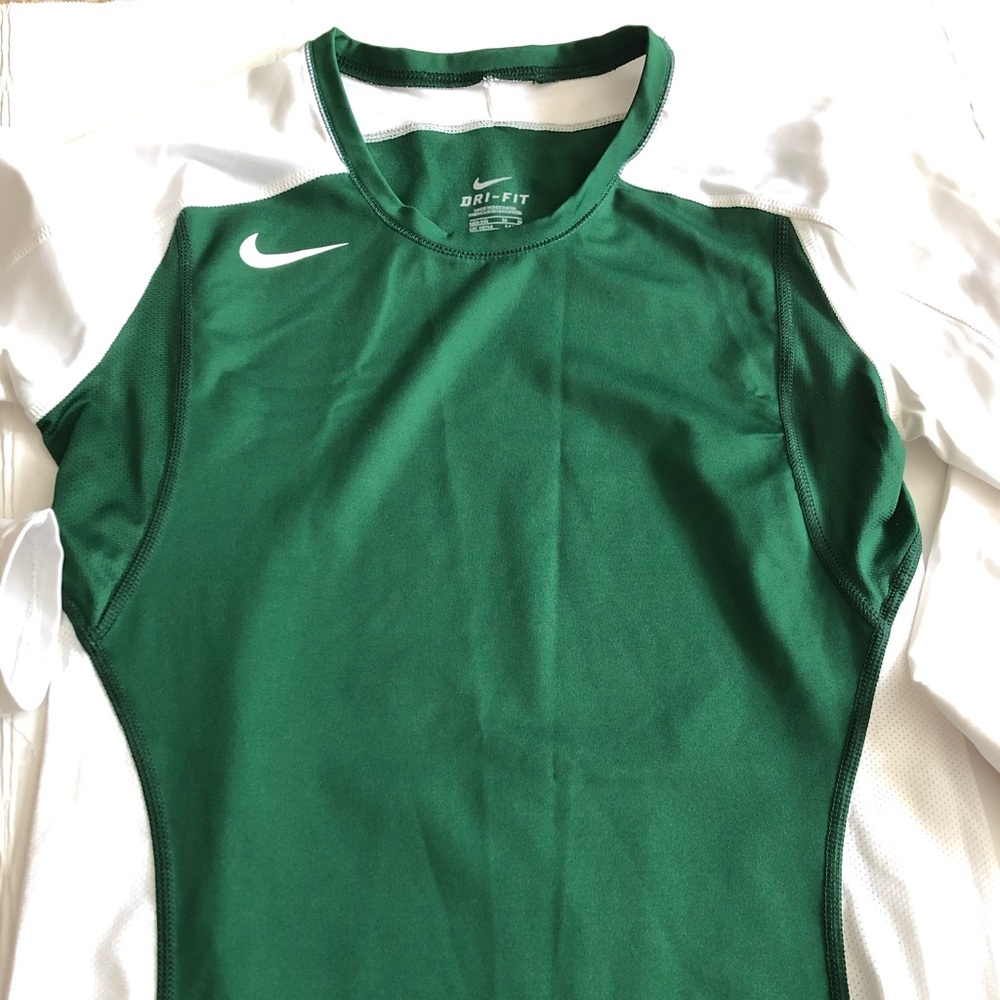 Nike AthleticShirt Medium